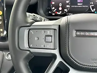 Used 2026 Land Rover Defender 90 X-Dynamic Hse Santorini Black - Interior and Exterior details 14