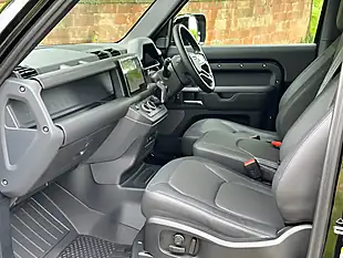 Used 2026 Land Rover Defender 90 X-Dynamic Hse Santorini Black - Interior and Exterior details 7