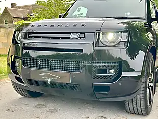 Used 2026 Land Rover Defender 90 X-Dynamic Hse Santorini Black - Interior and Exterior details 13