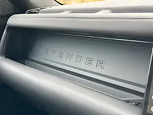Used 2026 Land Rover Defender 90 X-Dynamic Hse Santorini Black - Interior and Exterior details 7