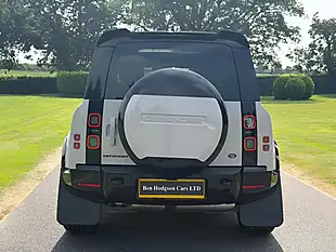 Used 2026 Land Rover Defender 90 X-Dynamic Se Grey - Interior and Exterior details 15