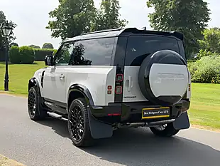 Used 2026 Land Rover Defender 90 X-Dynamic Se Grey - Interior and Exterior details 3