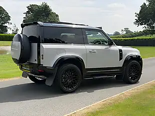 Used 2026 Land Rover Defender 90 X-Dynamic Se Grey - Interior and Exterior details 4