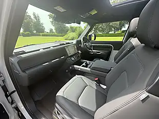 Used 2026 Land Rover Defender 90 X-Dynamic Se Grey - Interior and Exterior details 7
