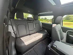 Used 2026 Land Rover Defender 90 X-Dynamic Se Grey - Interior and Exterior details 9