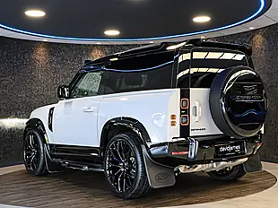 Used 2026 Land Rover Defender 90 X-Dynamic Se Grey - Interior and Exterior details 7