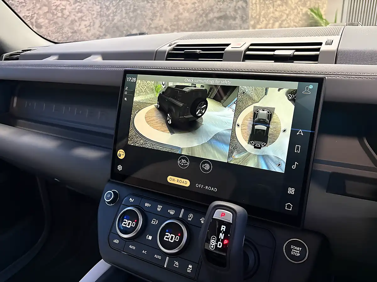 Used 2026 Land Rover Defender 90 X-Dynamic Se Grey - Interior and Exterior details 14
