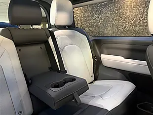 Used 2026 Land Rover Defender 90 X-Dynamic Se Grey - Interior and Exterior details 16