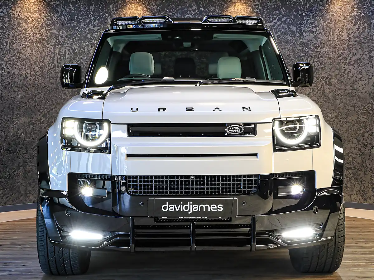 Used 2026 Land Rover Defender 90 X-Dynamic Se Grey - Interior and Exterior details 4