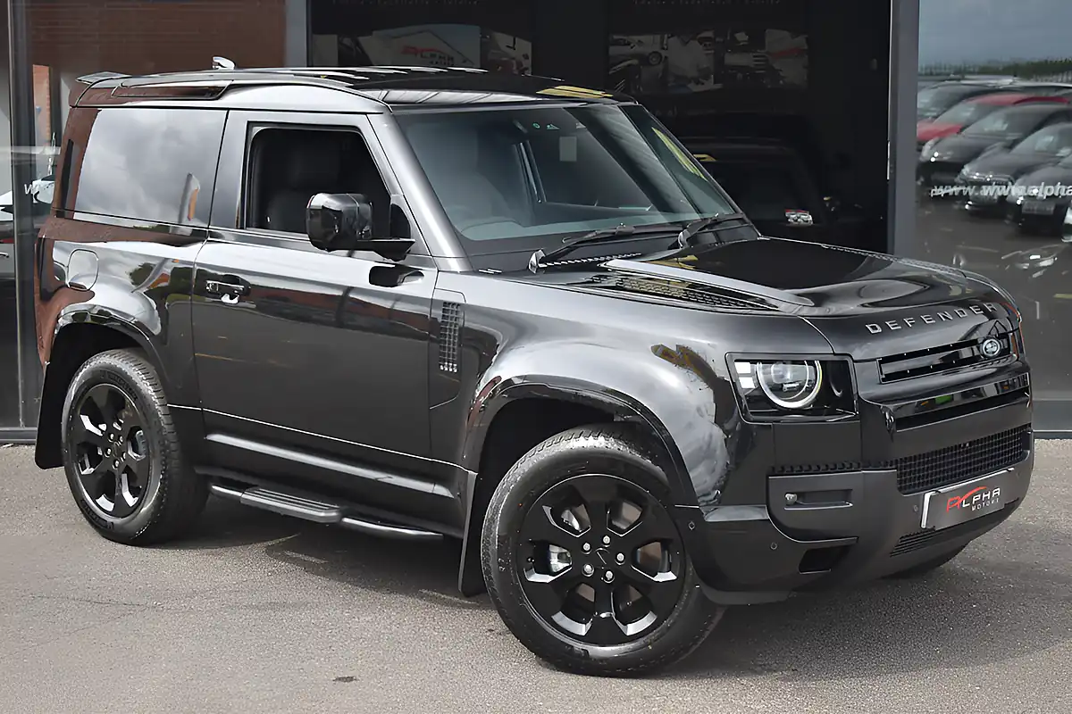 Used 2026 Land Rover Defender 90 X-Dynamic Se Hard Top Santorini Black - Front View