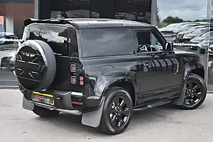 Used 2026 Land Rover Defender 90 X-Dynamic Se Hard Top Santorini Black - Interior and Exterior details 5