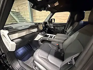 Used 2026 Land Rover Defender X-Dynamic Hse Hard Top Black - Interior and Exterior details 11