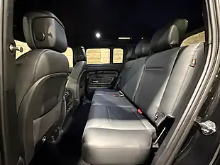 Used 2026 Land Rover Defender X-Dynamic Hse Hard Top Black - Interior and Exterior details 14