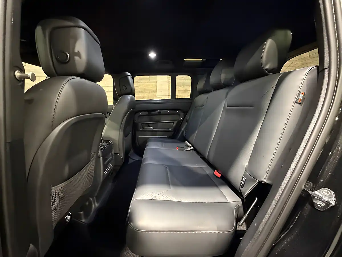 Used 2026 Land Rover Defender X-Dynamic Hse Hard Top Black - Interior and Exterior details 14