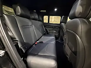 Used 2026 Land Rover Defender X-Dynamic Hse Hard Top Black - Interior and Exterior details 16