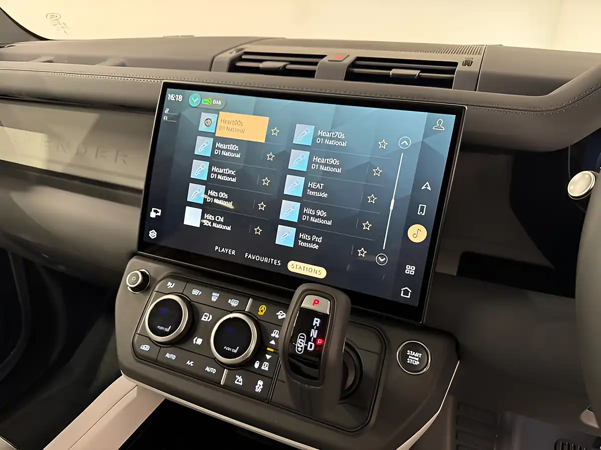 Used 2026 Land Rover Defender X-Dynamic Se Grey - Interior and Exterior details 16