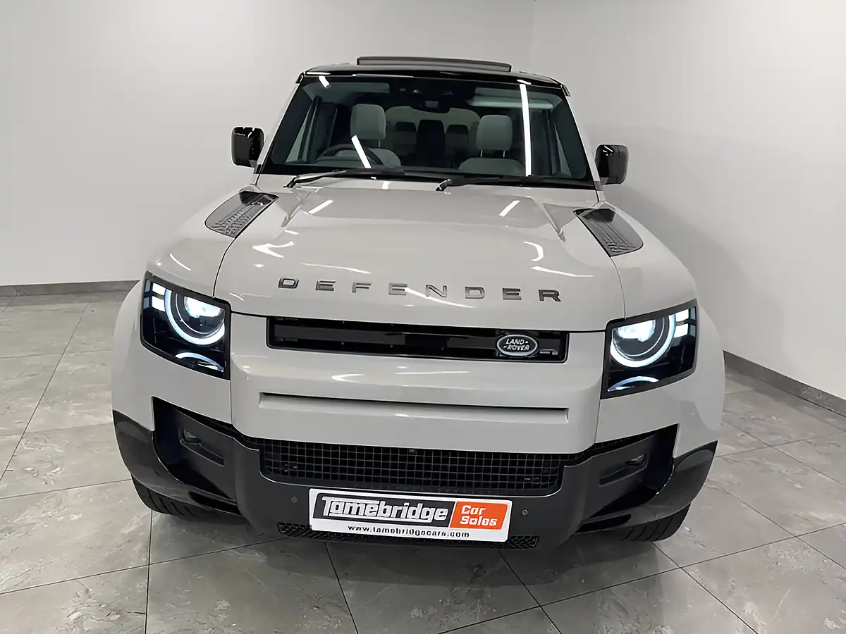 Used 2026 Land Rover Defender X-Dynamic Se Grey - Interior and Exterior details 3
