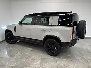 Used 2026 Land Rover Defender X-Dynamic Se Grey - Interior and Exterior details 6