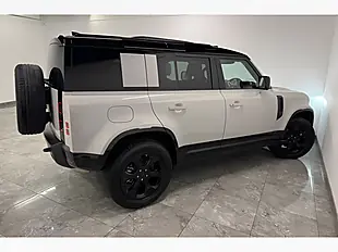 Used 2026 Land Rover Defender X-Dynamic Se Grey - Interior and Exterior details 8