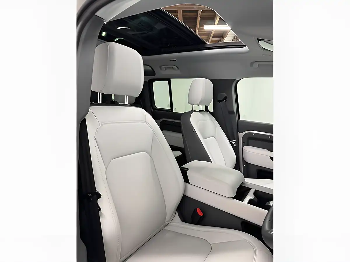 Used 2026 Land Rover Defender X-Dynamic Se Grey - Interior and Exterior details 9