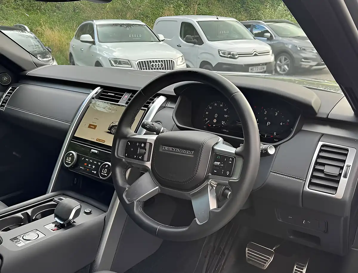 Used 2026 Land Rover Discovery Discovery Dynamic Hse Grey - Interior and Exterior details 11