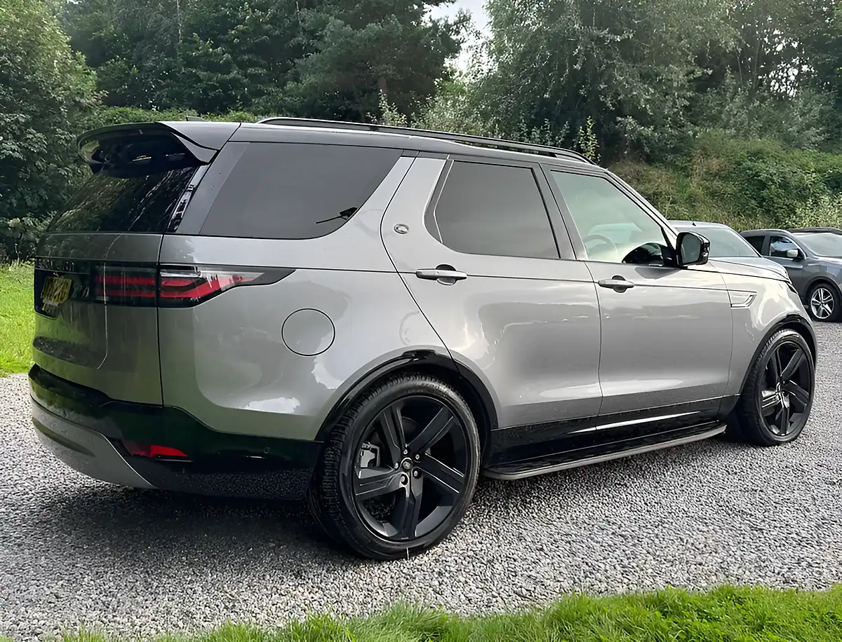 Used 2026 Land Rover Discovery Discovery Dynamic Hse Grey - Interior and Exterior details 3