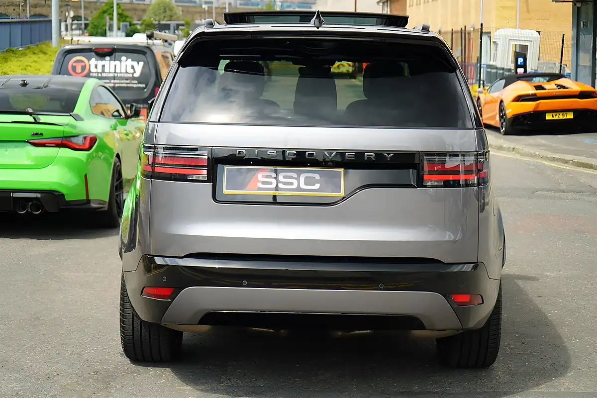 Used 2026 Land Rover Discovery Dynamic Hse Eiger Grey - Interior and Exterior details 10