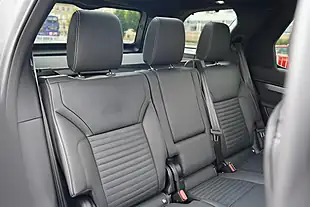 Used 2026 Land Rover Discovery Dynamic Hse Eiger Grey - Interior and Exterior details 14