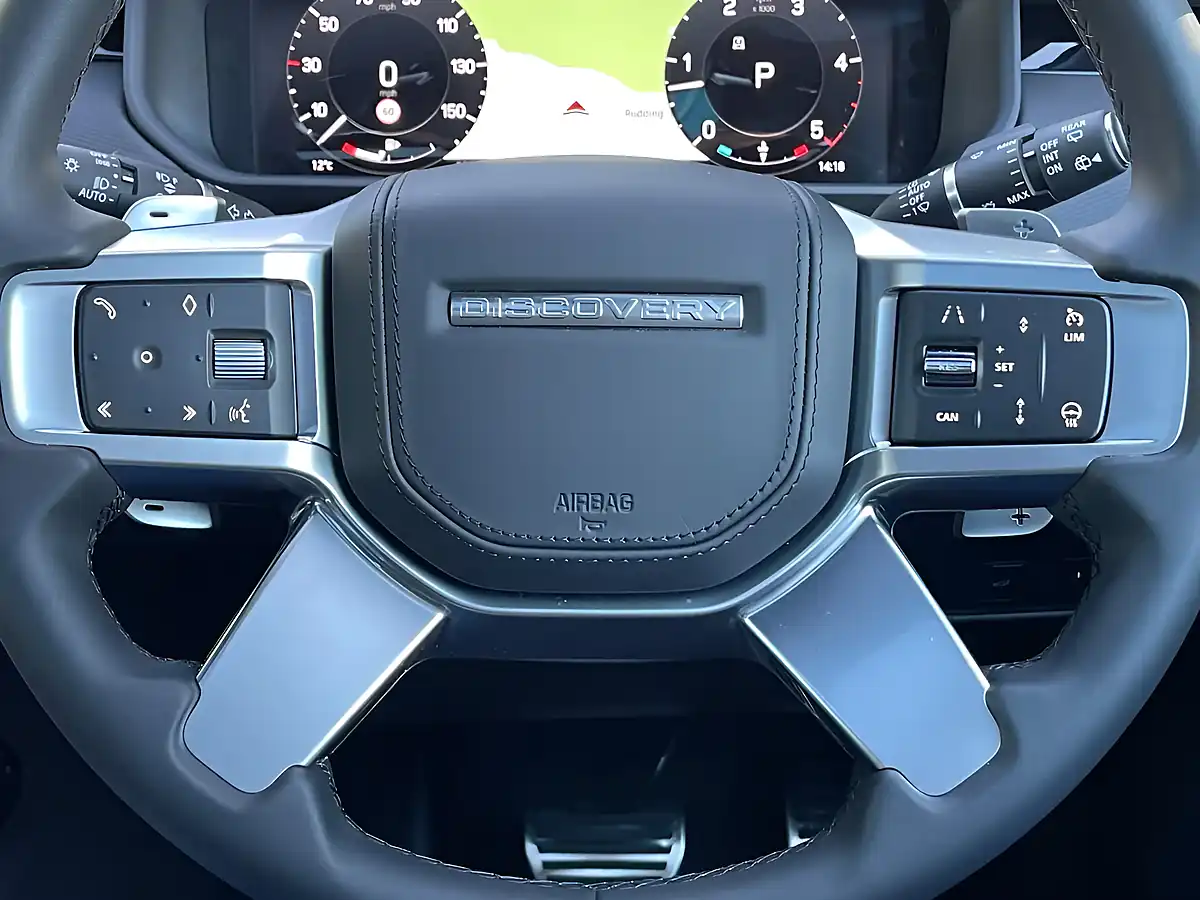 Used 2026 Land Rover Discovery Metropolitan Edition Carpathian Grey - Interior and Exterior details 15