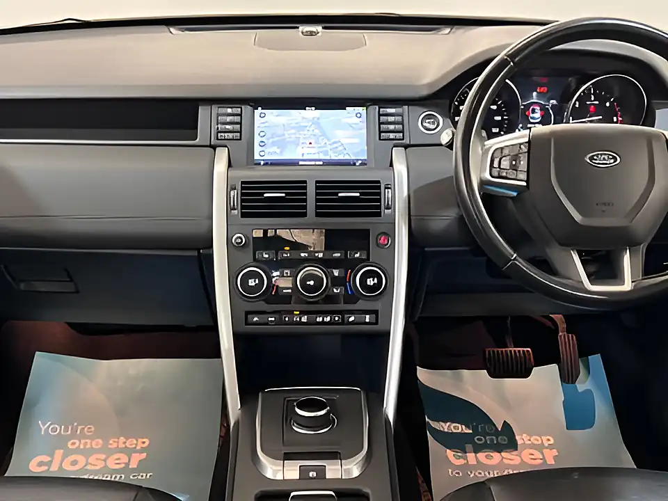 Used 2026 Land Rover Discovery Sport Hse White - Interior and Exterior details 12