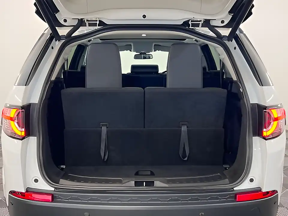 Used 2026 Land Rover Discovery Sport Hse White - Interior and Exterior details 16