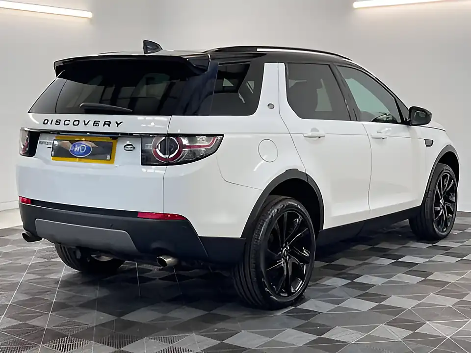 Used 2026 Land Rover Discovery Sport Hse White - Interior and Exterior details 3