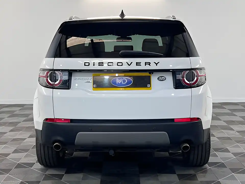 Used 2026 Land Rover Discovery Sport Hse White - Interior and Exterior details 5