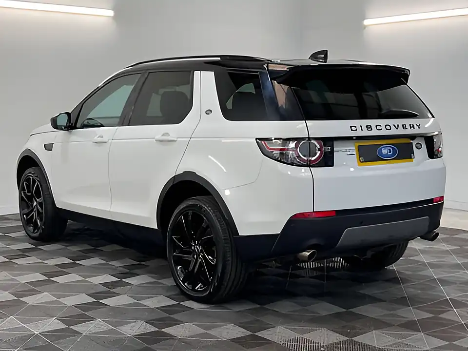 Used 2026 Land Rover Discovery Sport Hse White - Interior and Exterior details 7
