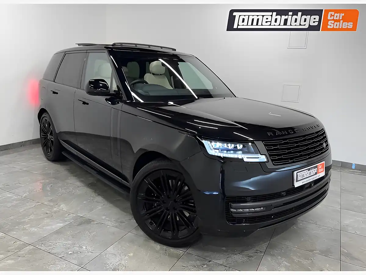 Used 2026 Land Rover Range Rover Se Black - Front View