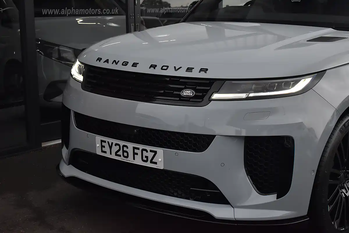 Used 2026 Land Rover Range Rover Sport Sv Arroios Grey - Interior and Exterior details 10