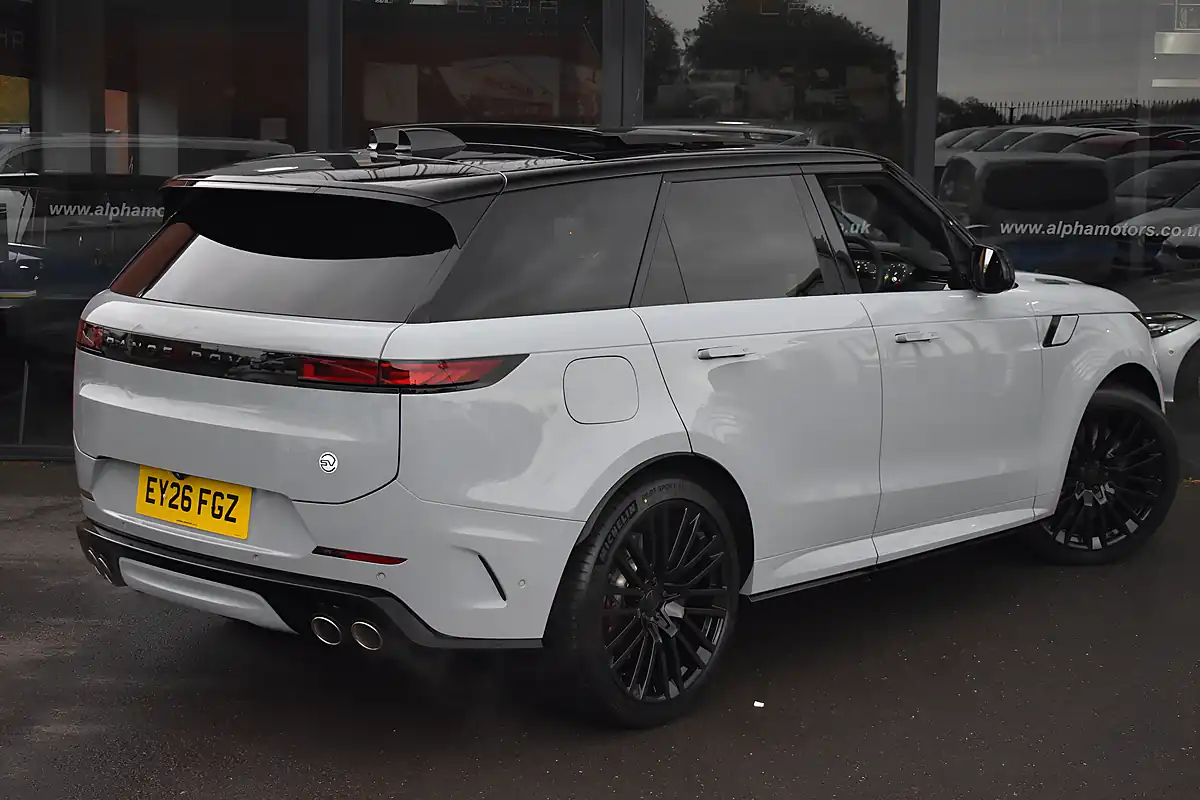 Used 2026 Land Rover Range Rover Sport Sv Arroios Grey - Interior and Exterior details 5