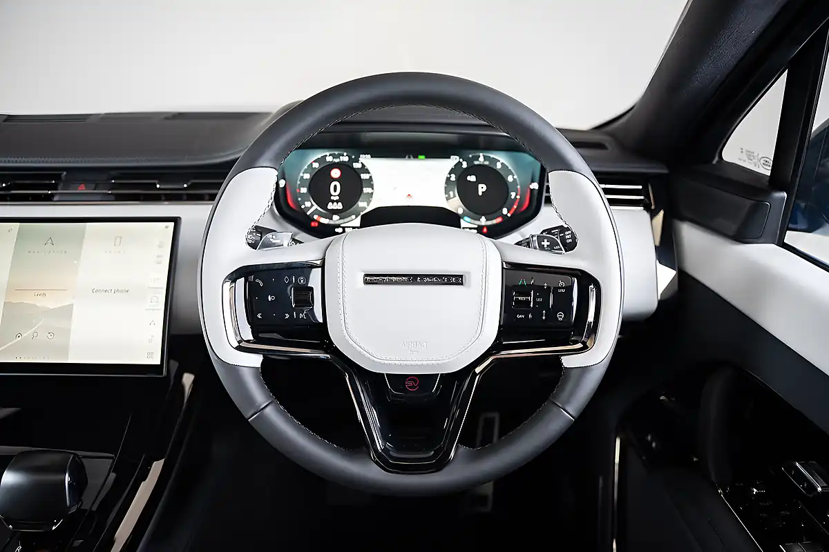 Used 2026 Land Rover Range Rover Sport Sv Ultimate Edition Velocity Blue - Interior and Exterior details 12