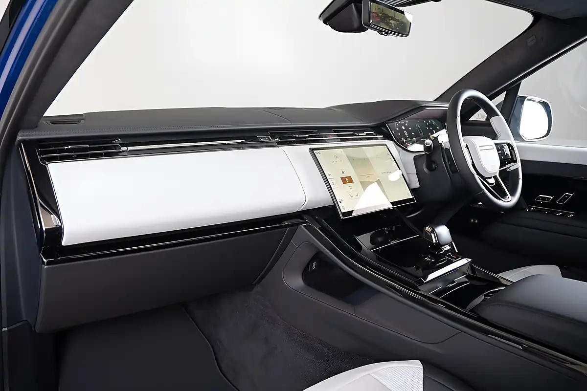 Used 2026 Land Rover Range Rover Sport Sv Ultimate Edition Velocity Blue - Interior and Exterior details 13