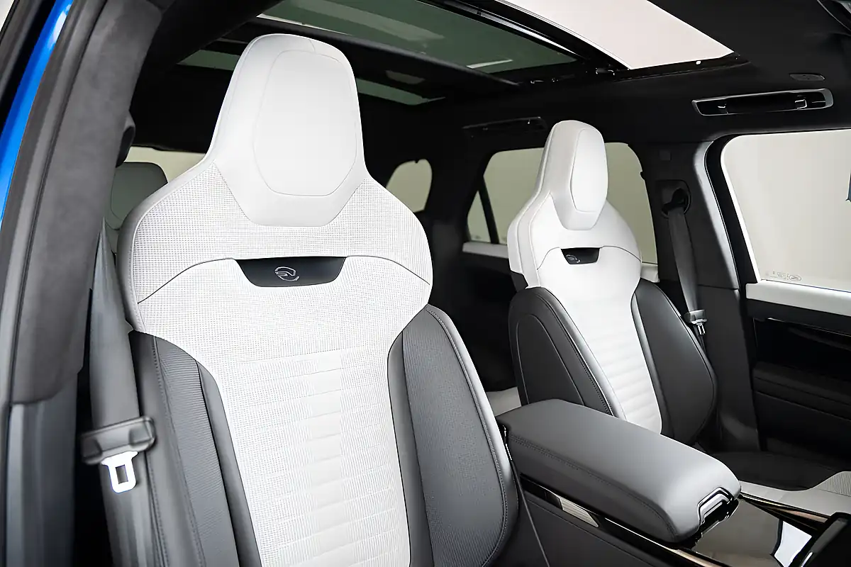 Used 2026 Land Rover Range Rover Sport Sv Ultimate Edition Velocity Blue - Interior and Exterior details 2