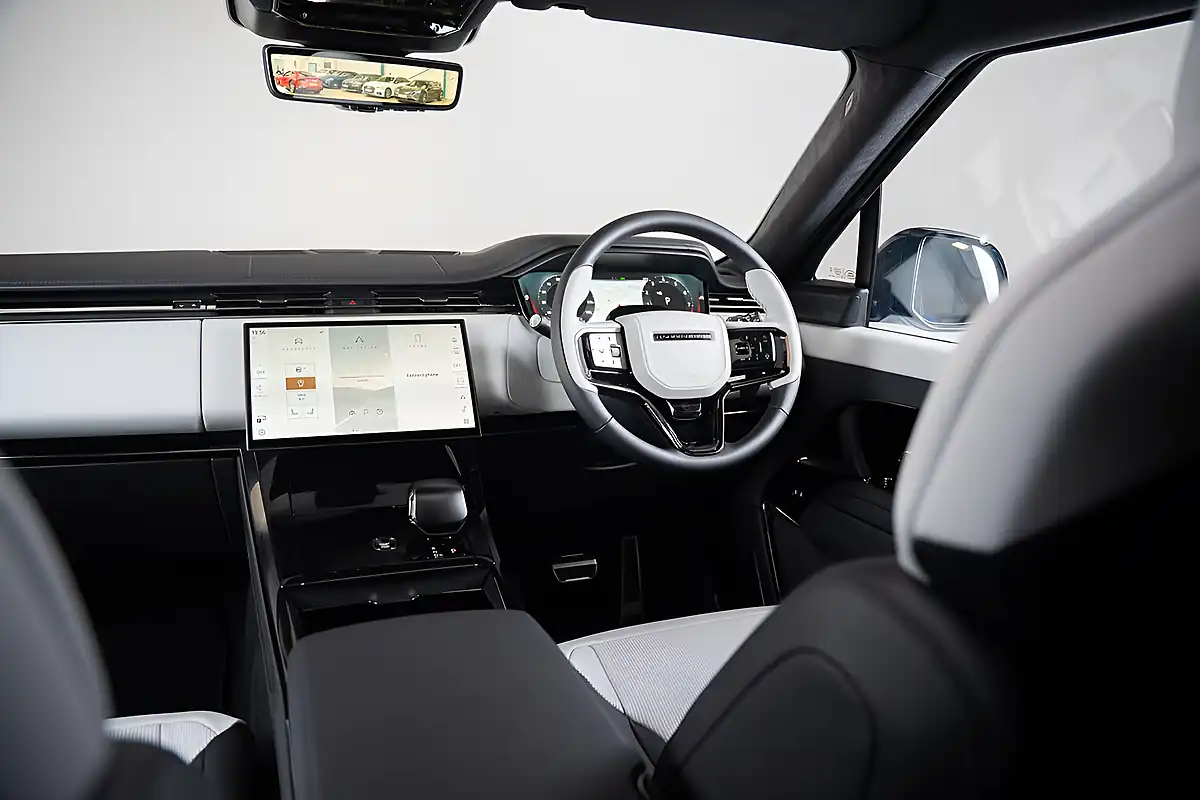 Used 2026 Land Rover Range Rover Sport Sv Ultimate Edition Velocity Blue - Interior and Exterior details 4