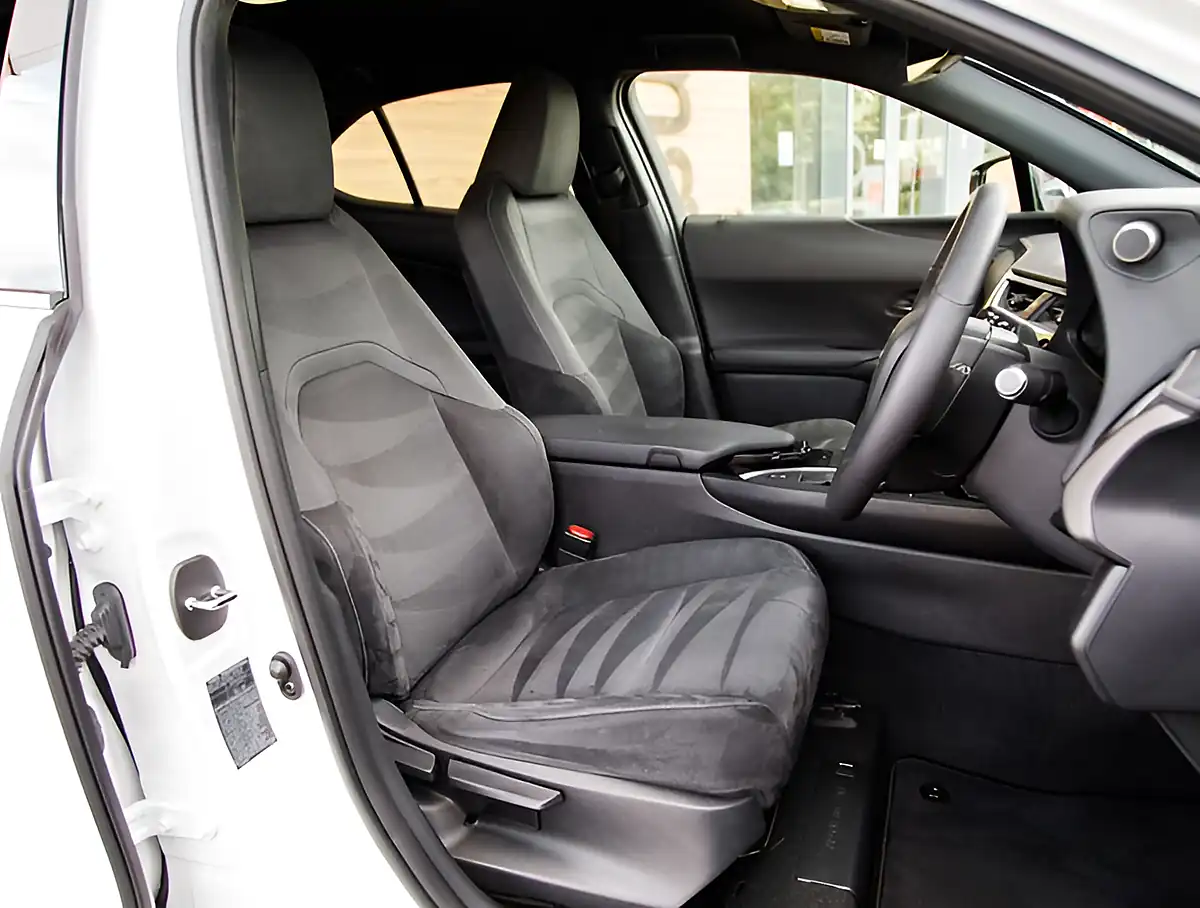 Used 2026 Lexus Ux Sat Nav+parking Sensors+aircon White - Interior and Exterior details 17
