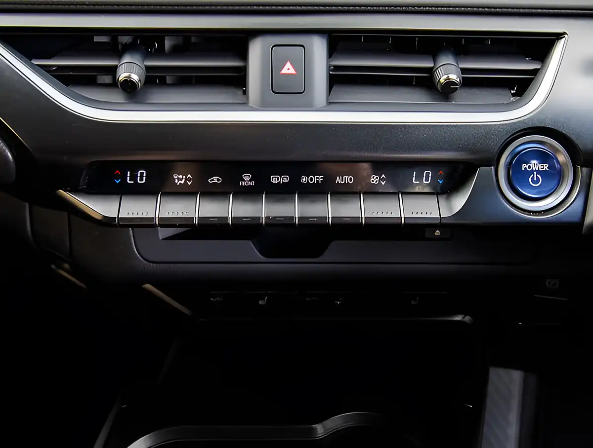 Used 2026 Lexus Ux Sat Nav+parking Sensors+aircon White - Interior and Exterior details 19