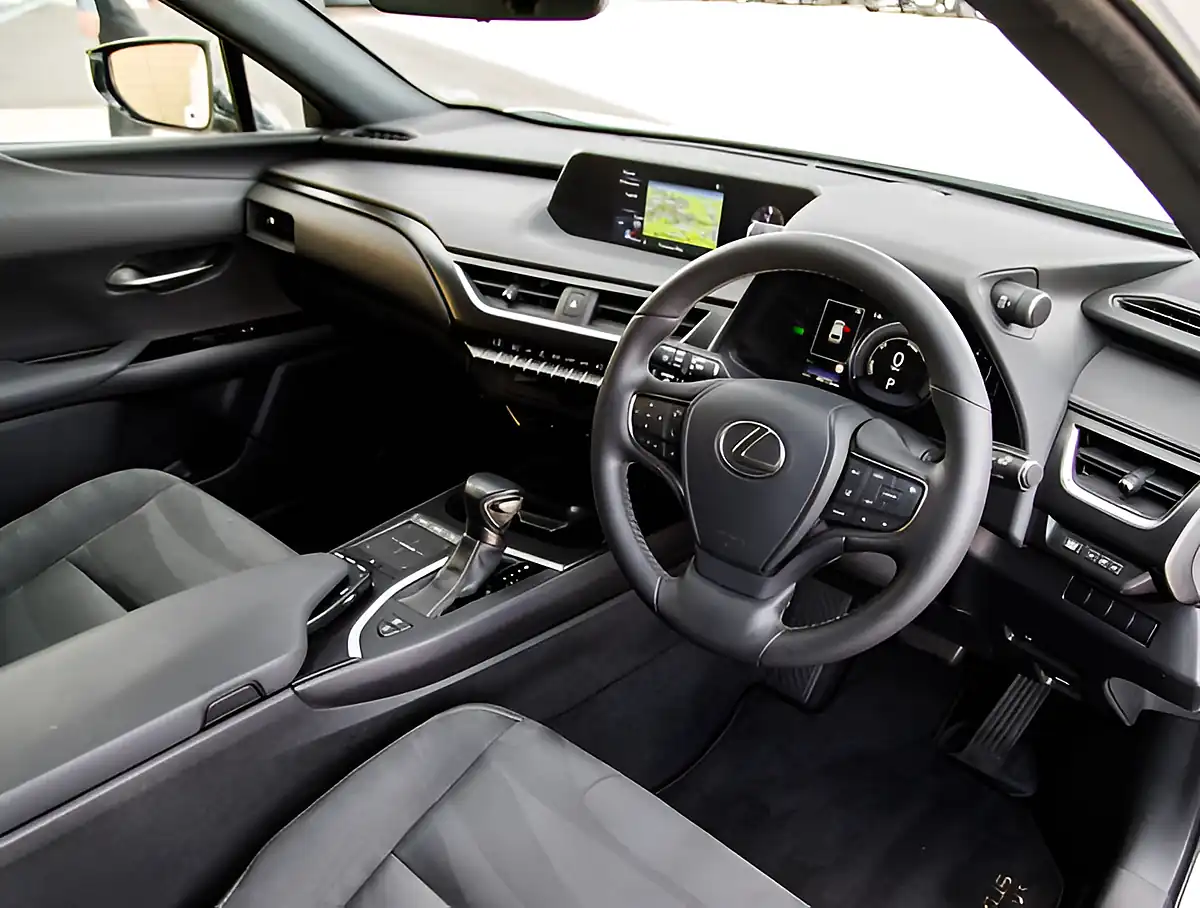 Used 2026 Lexus Ux Sat Nav+parking Sensors+aircon White - Interior and Exterior details 4