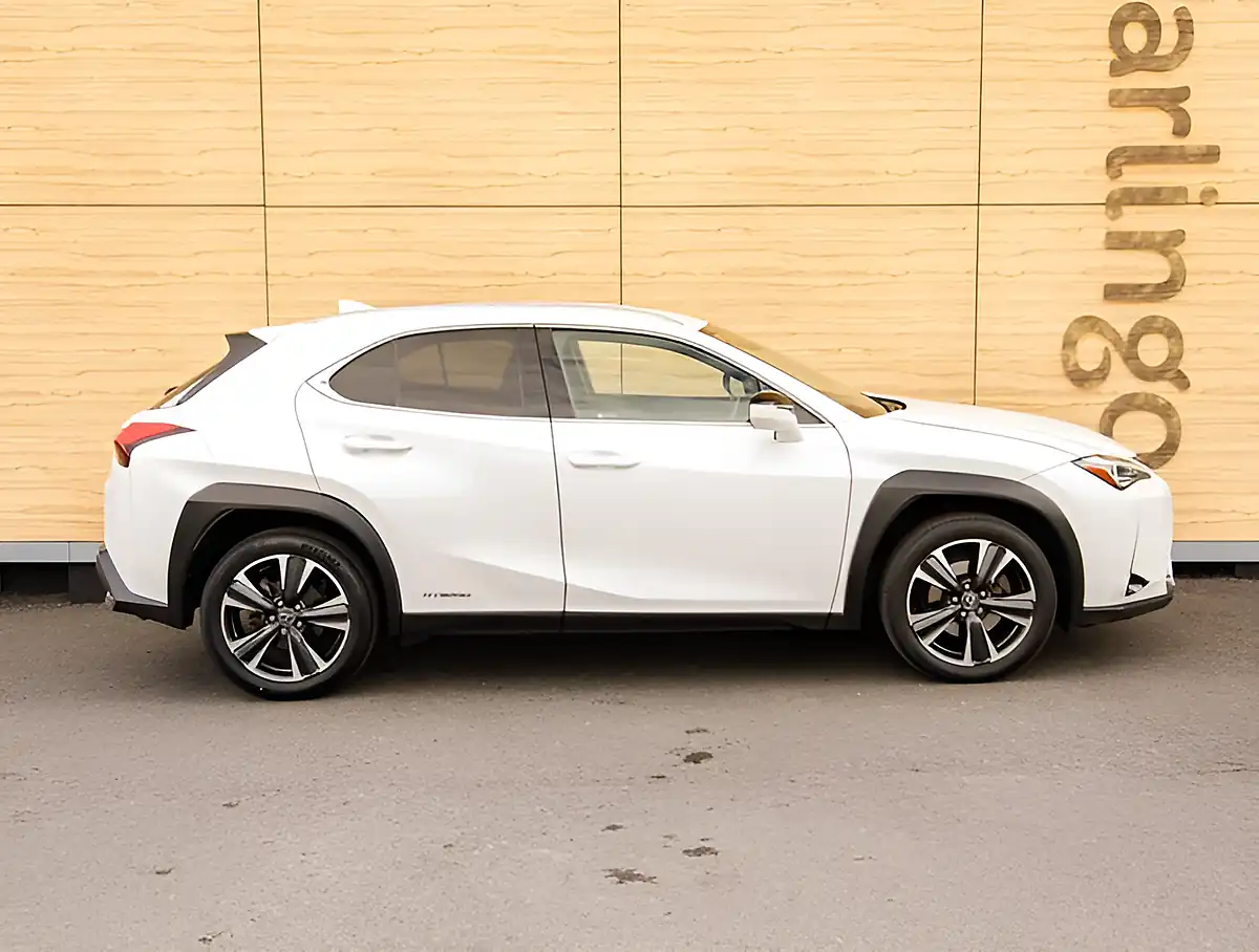 Used 2026 Lexus Ux Sat Nav+parking Sensors+aircon White - Interior and Exterior details 8