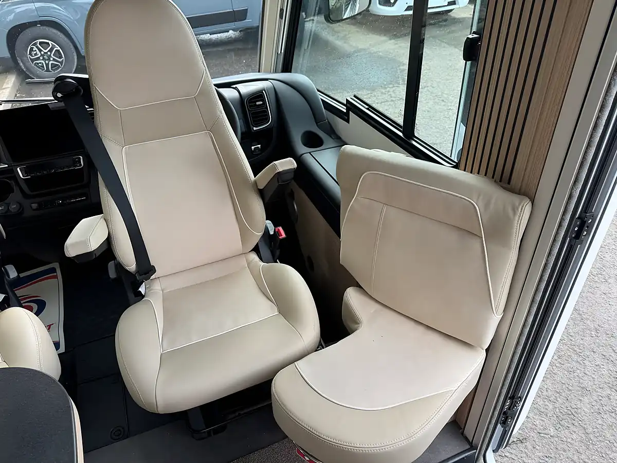 Used 2026 Malibu a-Class Lightweight I441KB-LE F35 - Interior and Exterior details 17
