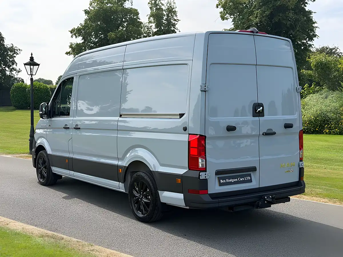 Used 2026 Man Tge Panel Van Standard Medium Roof Grey - Interior and Exterior details 3