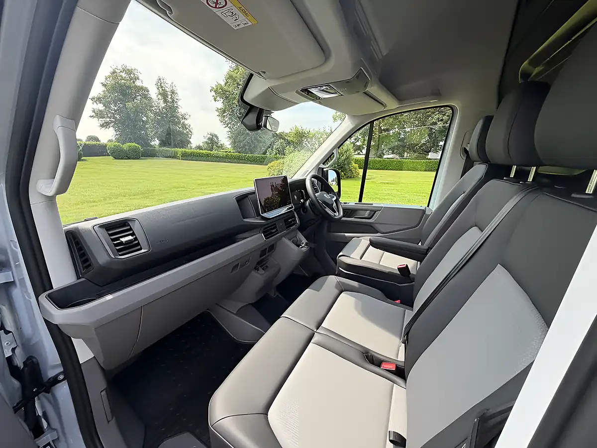 Used 2026 Man Tge Panel Van Standard Medium Roof Grey - Interior and Exterior details 9