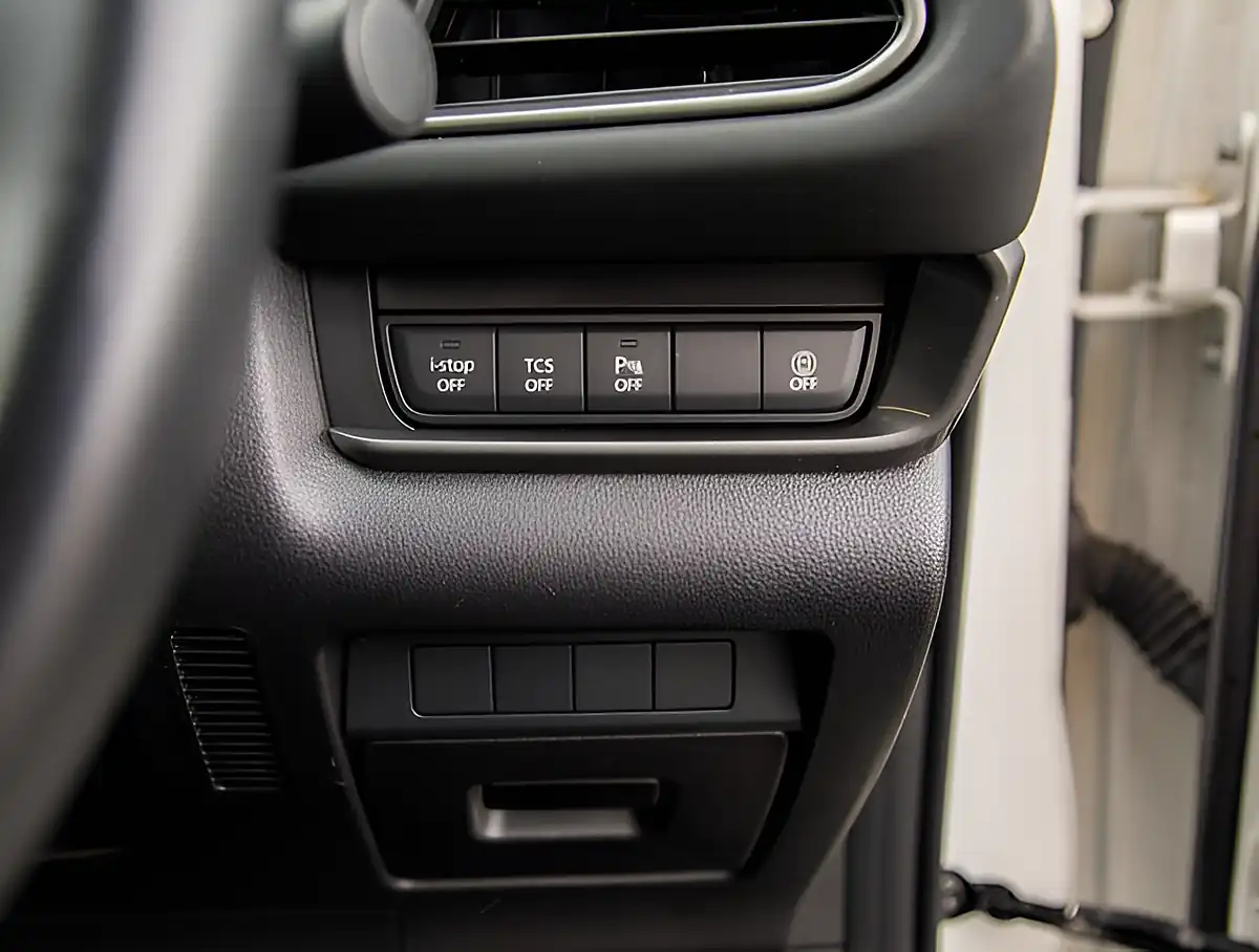 Used 2026 Mazda CX-30 Se-L Lux White - Interior and Exterior details 10
