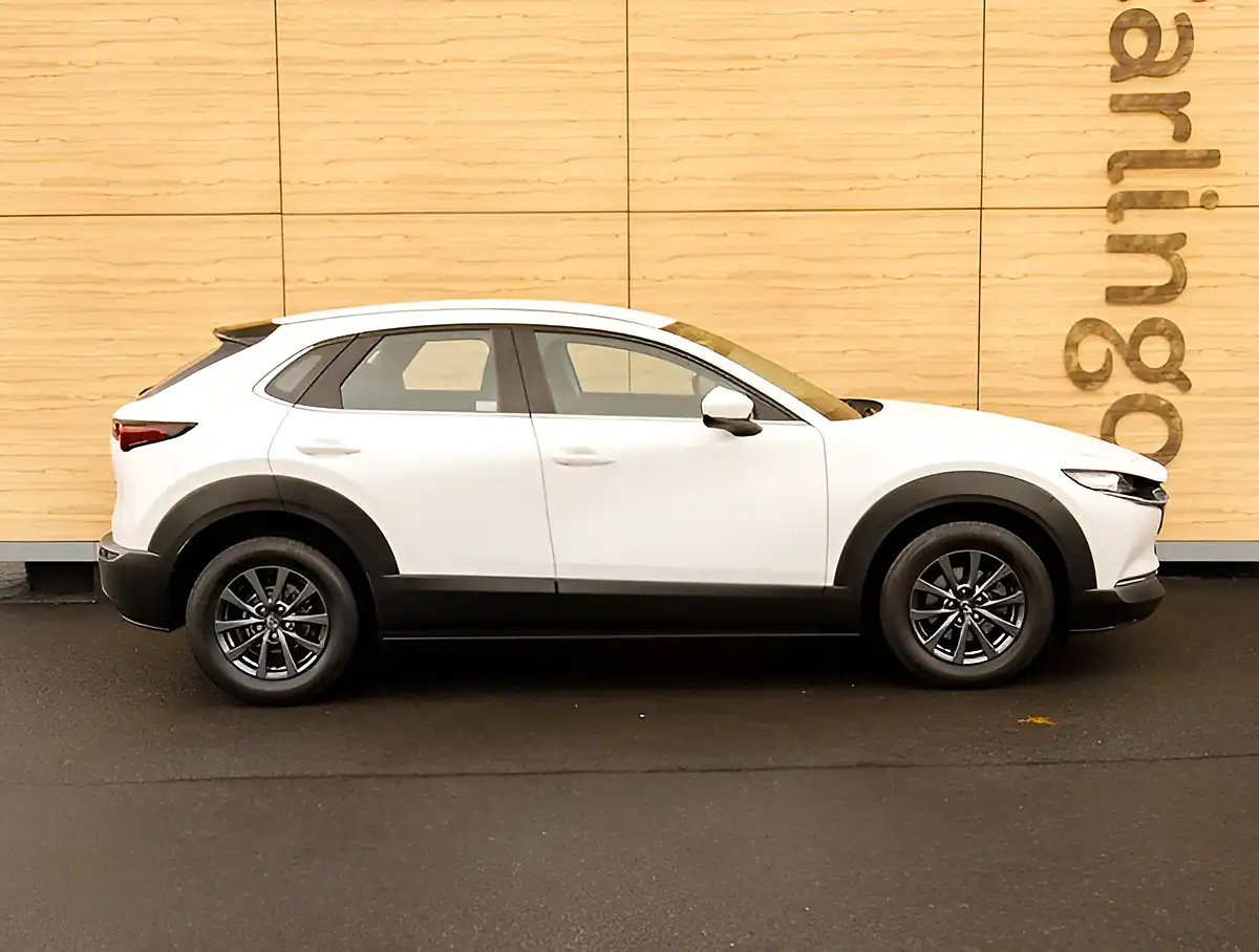Used 2026 Mazda CX-30 Se-L Lux White - Interior and Exterior details 8